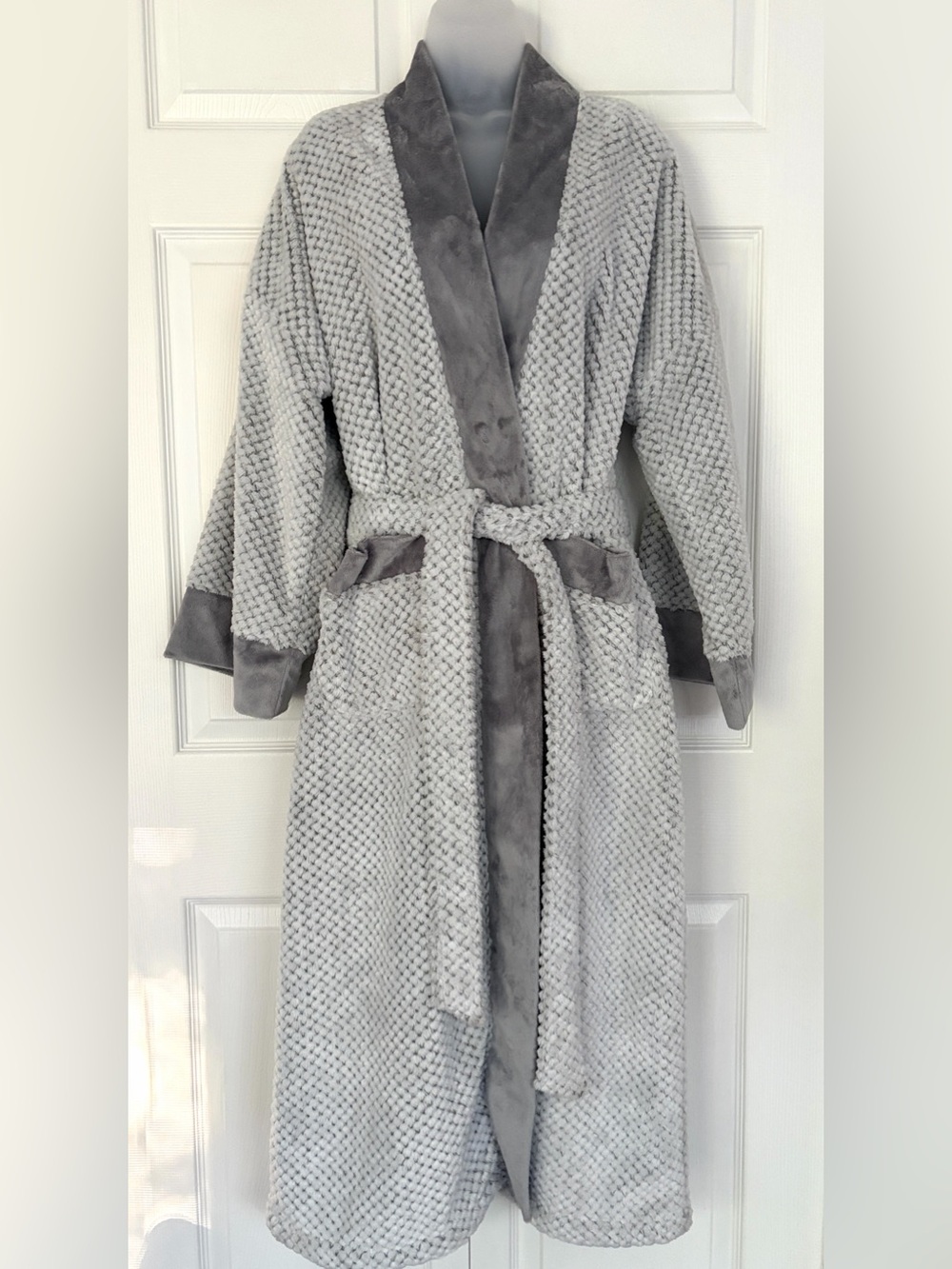 Keiki Co. Robe Luxury Long Spa Robe Color Platinum size Small Medium - Picture 5 of 15